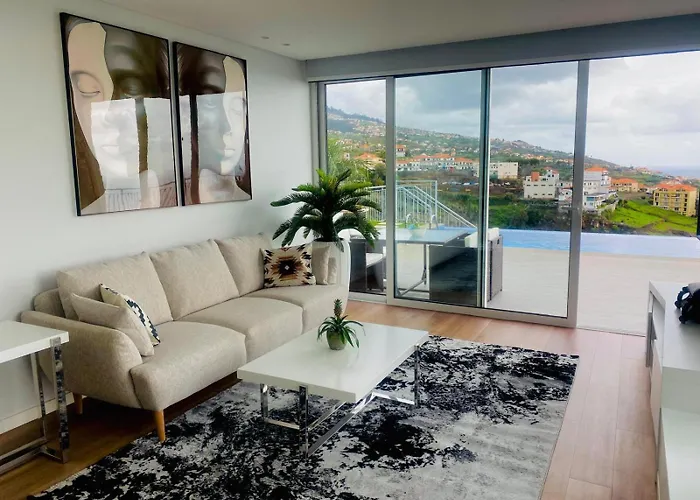 Вилла Da Luz Calheta *